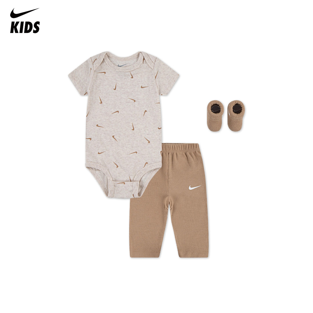 Nike 3-Piece Bodysuit, Waffle Pants & Booties Gift Set (Newborn)
